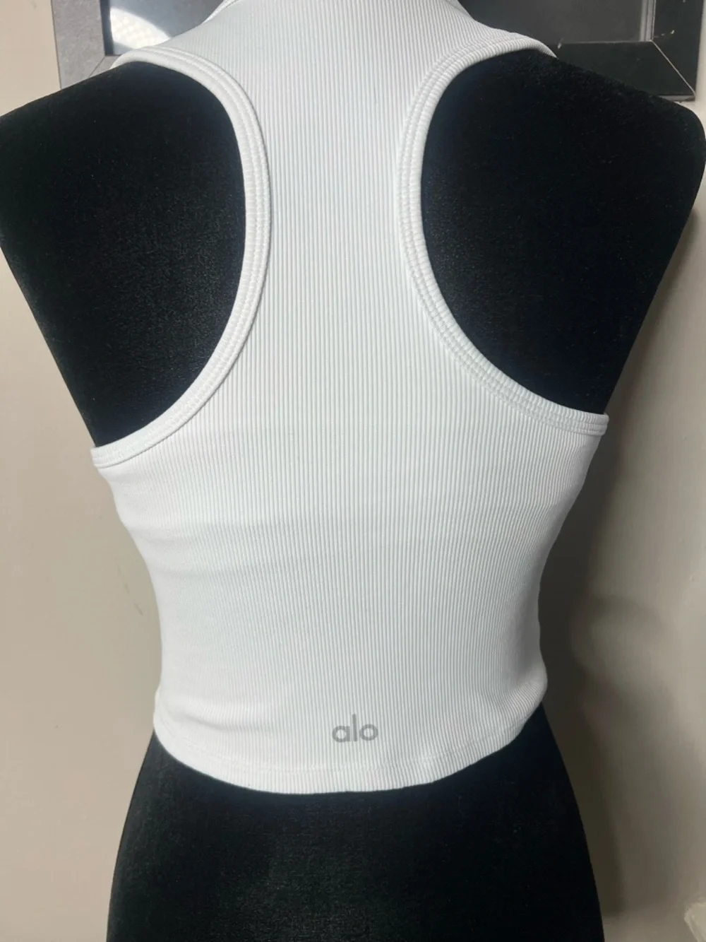 ALO Yoga White Cropped V-Neck Tank